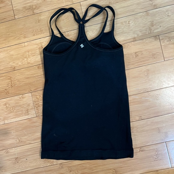 NUX quantum cami  tank with built in bra - Picture 6 of 8
